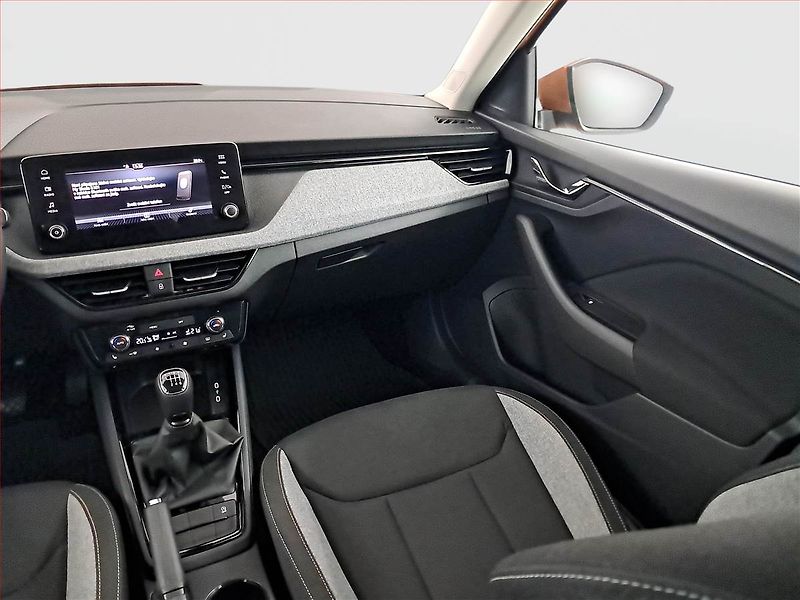 Škoda Kamiq (2025) Top Selection 1.0 TSI - fotka 8 z 17