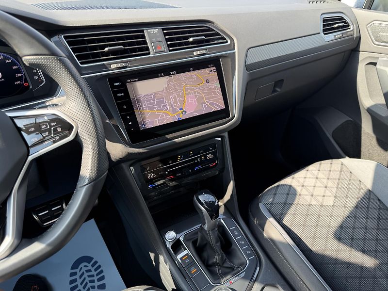 Volkswagen Tiguan R-Line 2,0 TSi/180kW 4x4 DSG - fotka 57 z 114