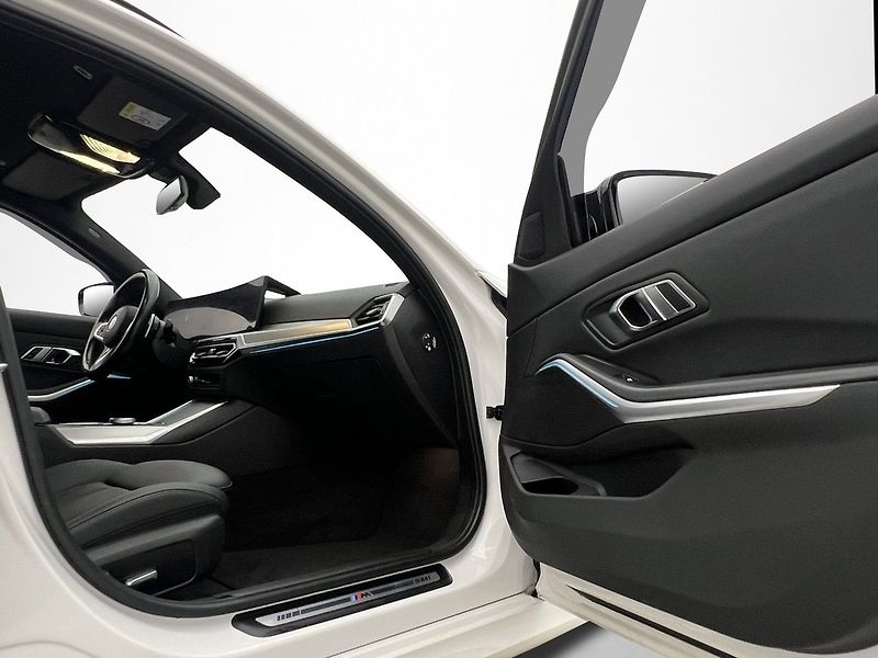 BMW Řada 3 330e xDrive M-Sport Kam ACC Ta - fotka 31 z 36
