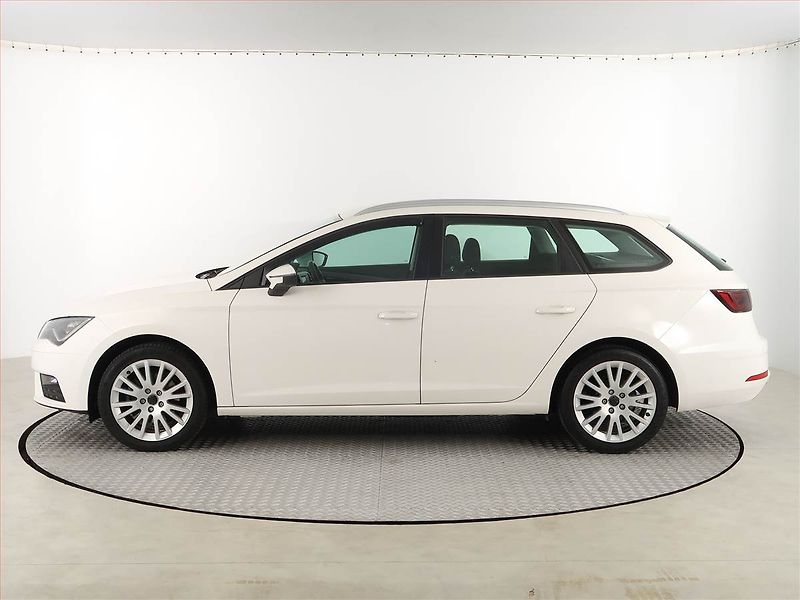 Seat Leon (2019) Style 1.5 TGI CNG, Tempomat - fotka 3 z 17