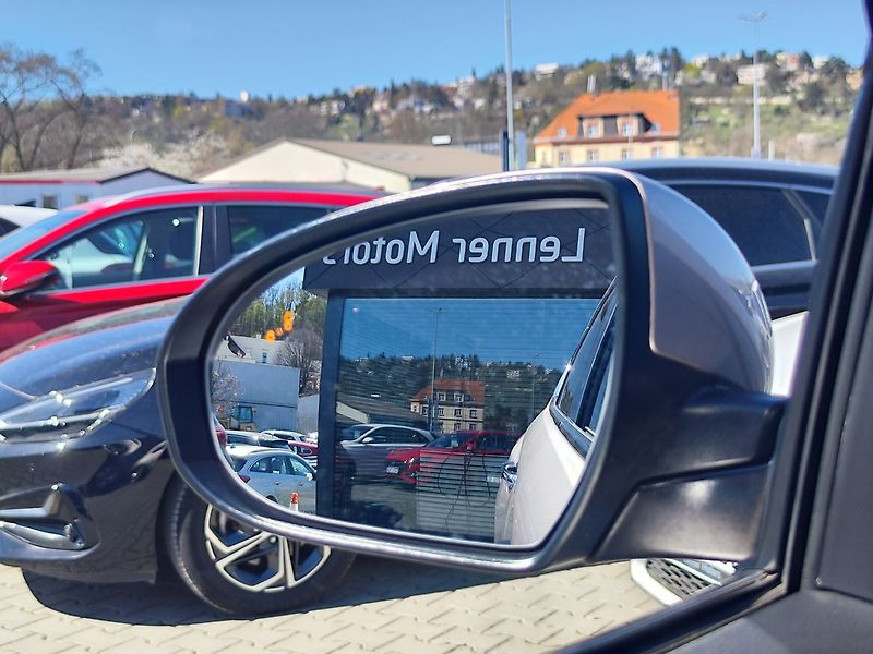 Hyundai Tucson 2.0 CRDi/100kW Style 4x4 - fotka 16 z 36