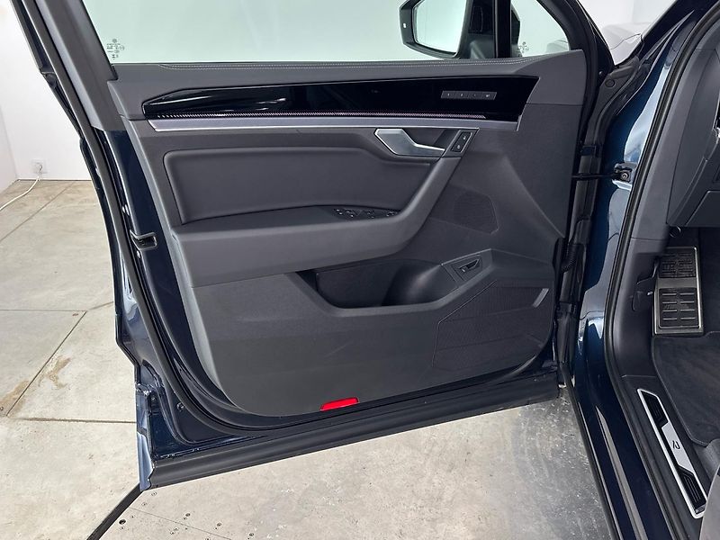 Volkswagen Touareg R-Line 4MOT - fotka 13 z 33