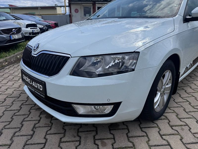Škoda Octavia (2015) 1,6 TDI 81 KW TAŽNÉ KOLA - fotka 9 z 50