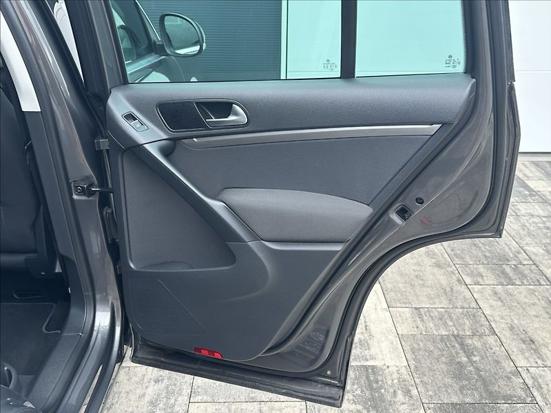 Volkswagen Tiguan 2,0 TDI 150PS  CityScape 4x4 - fotka 21 z 48