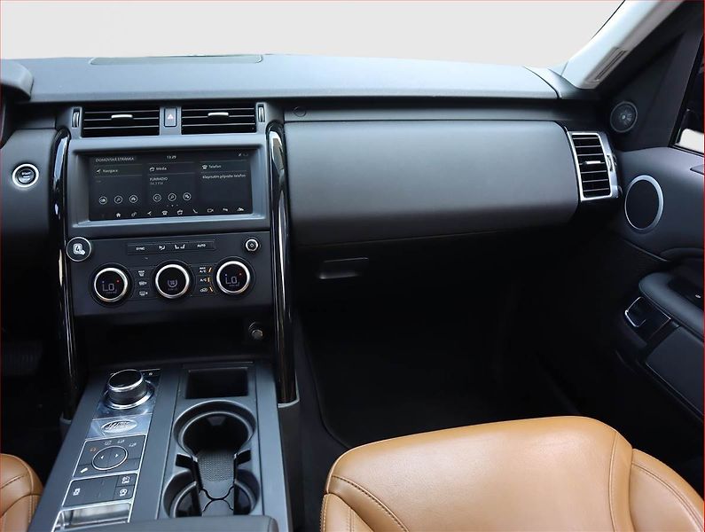 Land Rover Discovery (2018) 2.0 Si4 - fotka 8 z 21