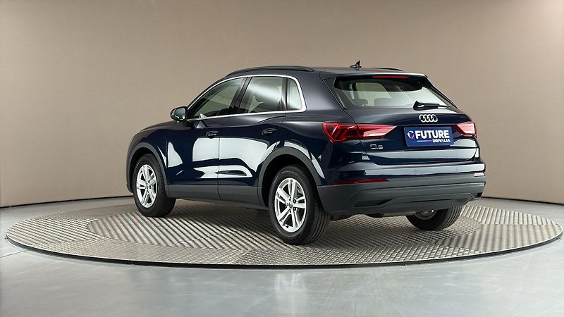 Audi Q3 2.0 35TDI S Tronic - fotka 2 z 24