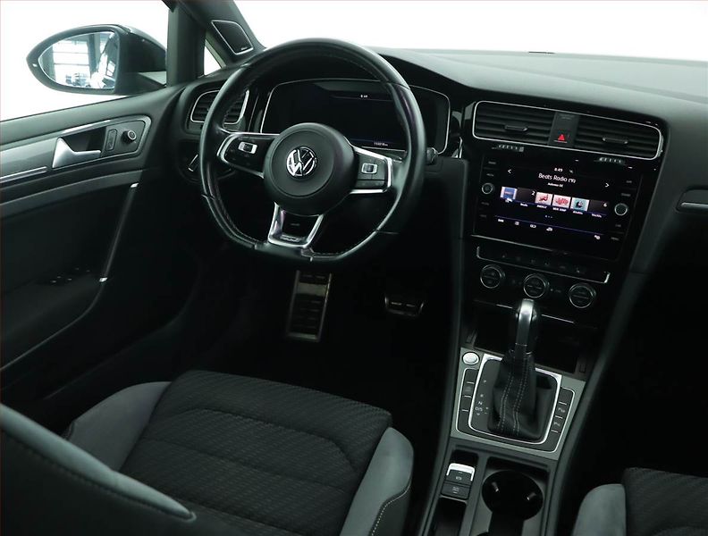 Volkswagen Golf (2018) R-Line 1.5 TSI, Automat - fotka 7 z 17