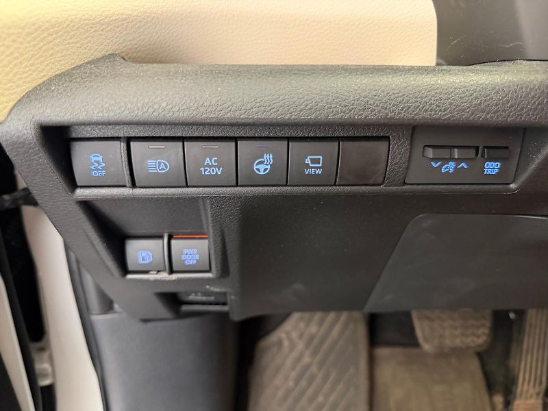 Toyota Sienna (2021) Platinum AWD - fotka 15 z 15