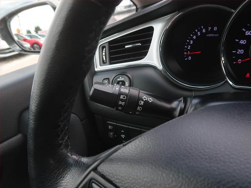 Kia Ceed (2017) Gold 1.4 CVVT, Serv.kniha - fotka 16 z 17