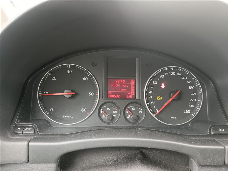 Volkswagen Golf Plus 1,9 TDi DSG  Comfortline - fotka 19 z 20