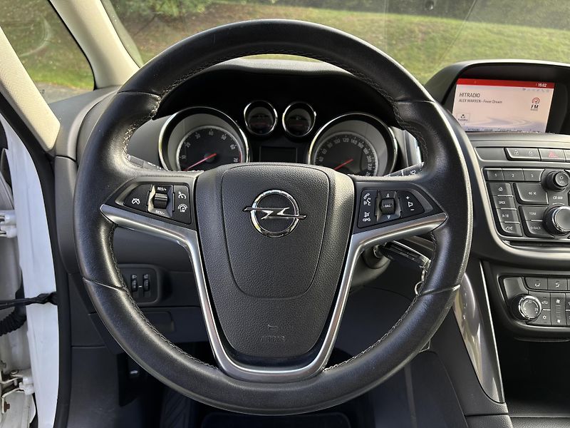 Opel Zafira (2016) 1.4 Turbo 103kw Serviska ČR - fotka 10 z 32