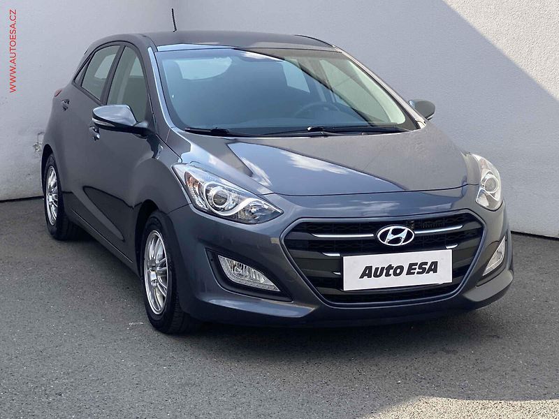 Hyundai i30 (2015) 1.6 CRDi, Trend, navi, kamera - fotka 1 z 19