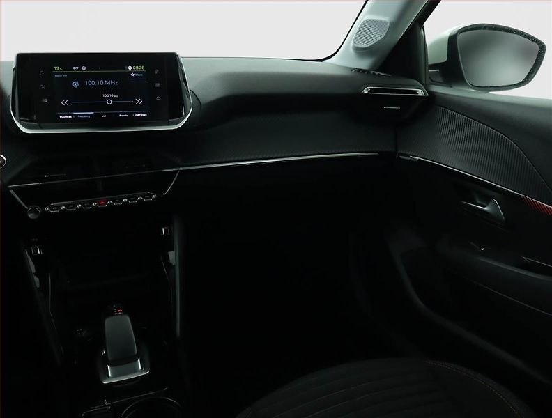 Peugeot 208 (2020) Active 50 kWh, SoH 85% - fotka 8 z 16