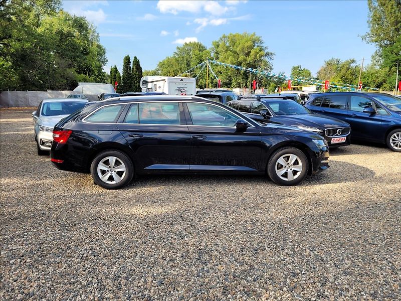 Škoda Superb 1,5 zálohováno - fotka 4 z 50