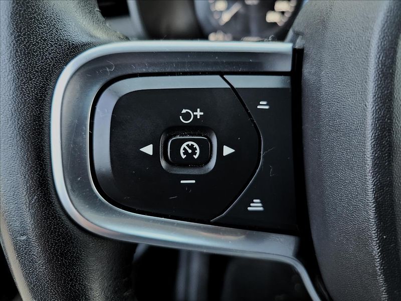 Volvo XC40 zálohováno - fotka 21 z 49