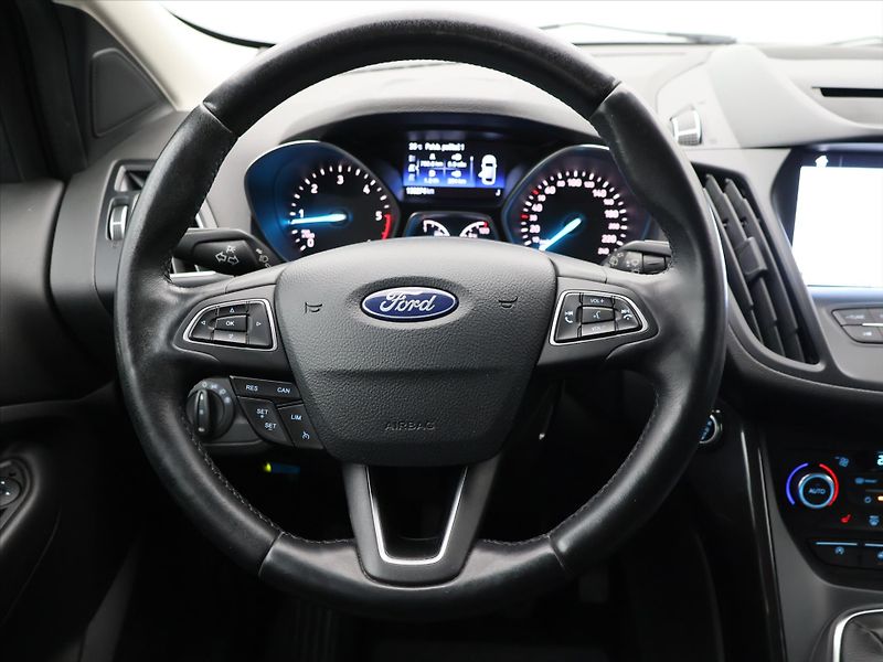 Ford Kuga 1,5 TDCI 88kW CZ Titanium DPH - fotka 17 z 30