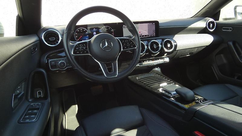 Mercedes-Benz CLA 180 - fotka 5 z 22