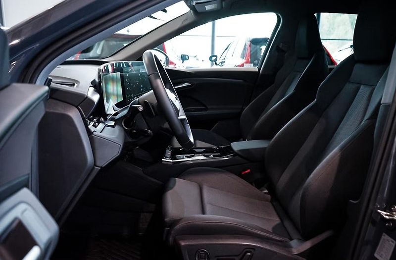Audi Q6 e-tron Q 360kam Tažné Auto. Park. - fotka 32 z 38