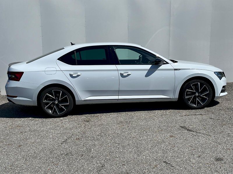 Škoda Superb (2022) 2.0 TSI 206kW SportLine 4x4 DS - fotka 24 z 27