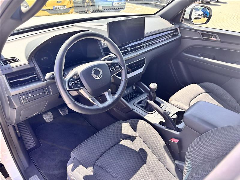 KGM Musso Grand 2,2 e-XDI Style 4WD 148kW - fotka 18 z 28