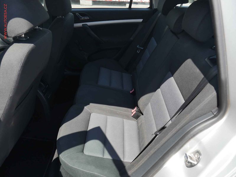 Škoda Octavia (2007) 1.9 TDi, STK 8/2027, AC - fotka 10 z 13