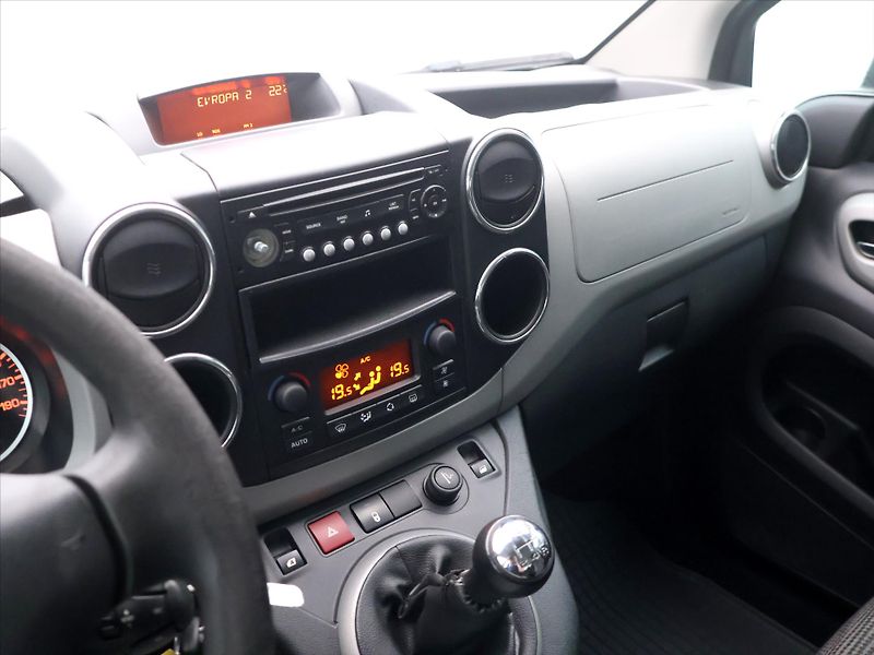 Peugeot Partner Tepee 1,6 VTI 88kW CZ 1.Maj Tažné - fotka 17 z 30