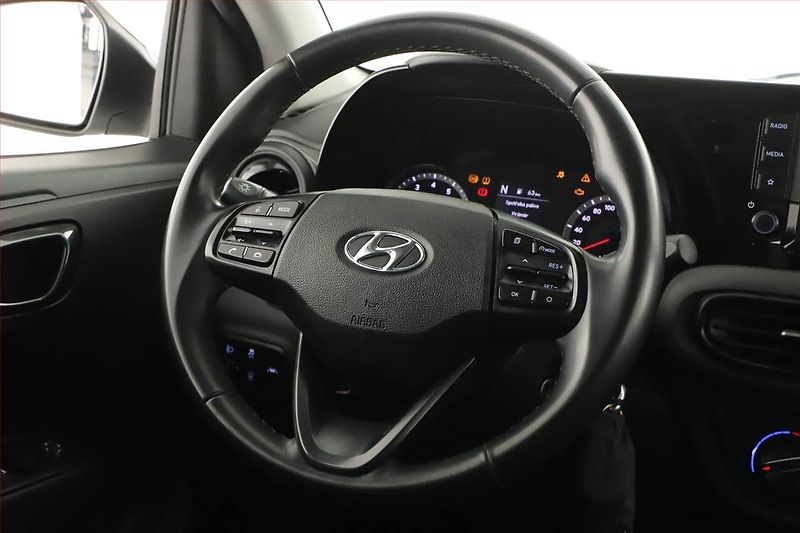 Hyundai i10 (2022) 1.0, Automat, ČR,1.maj - fotka 8 z 13