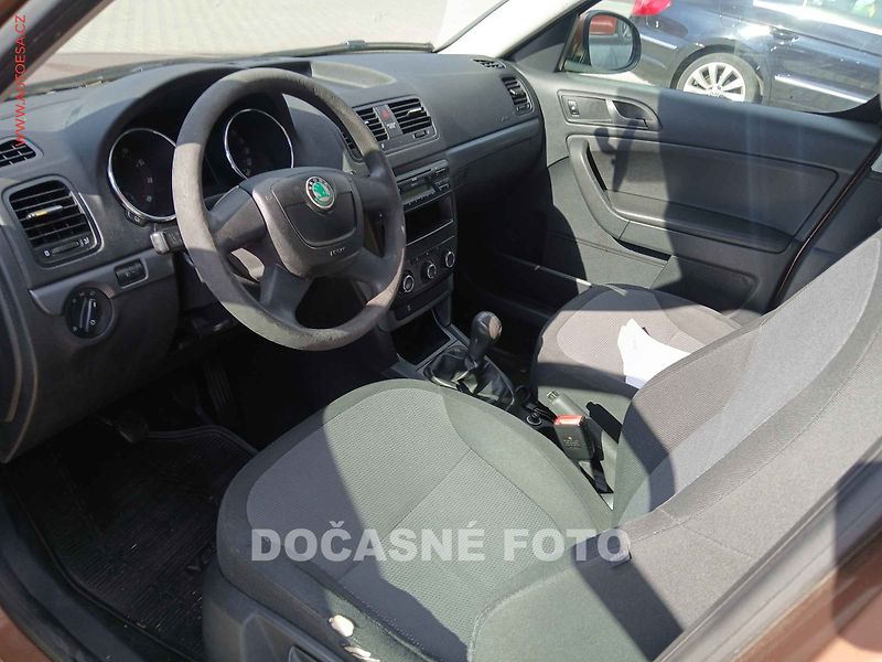 Škoda Yeti (2012) 1.2tsi, ČR, AC, tažné - fotka 3 z 3
