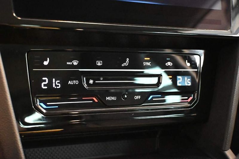 Volkswagen Passat (2023) 2.0 LED DSG ACC VIRTUAL Kamera - fotka 20 z 34