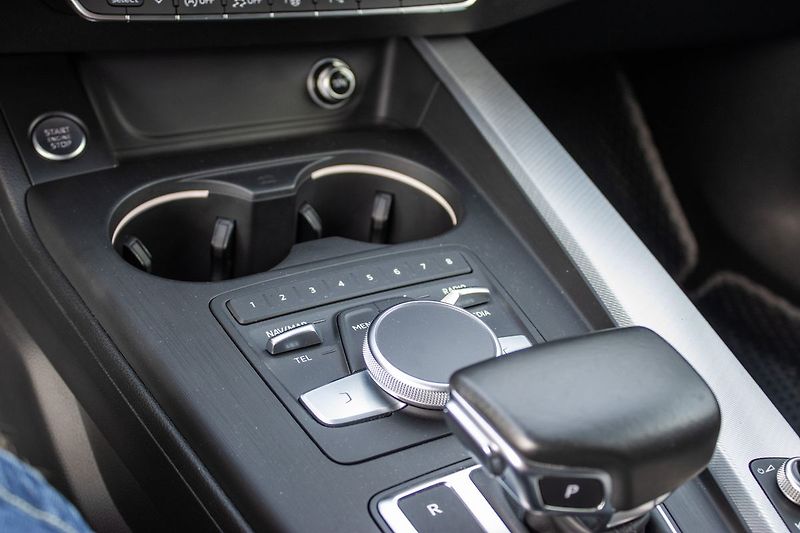Audi A4 - fotka 18 z 26