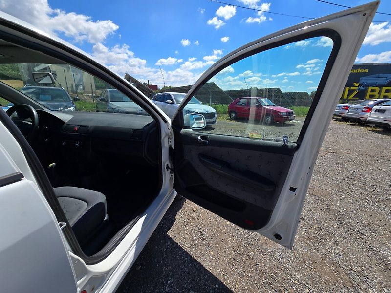 Škoda Fabia (2002) 1.4 i 55kw Elegance - fotka 19 z 22