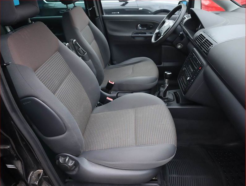 Seat Alhambra (2008) 2.0 TDI, 7 míst, Tempomat - fotka 9 z 16
