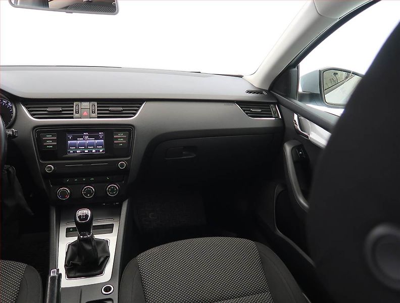 Škoda Octavia (2017) Ambition Plus 1.6 TDI - fotka 8 z 17