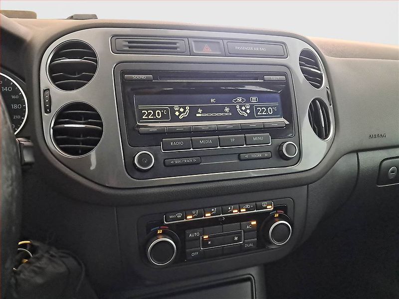 Volkswagen Tiguan (2012) 2.0 TDI, Serv.kniha - fotka 12 z 19
