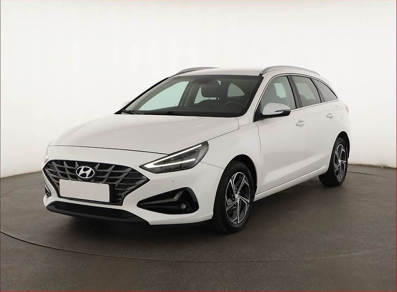 Hyundai i30 (2023) Smart 1.0 T-GDI, ČR,1.maj - fotka 2 z 16