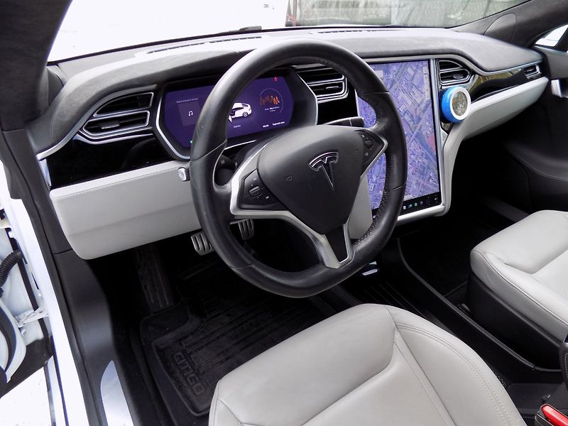 Tesla Model S (2015) 90D/1.Maj.ČR/Ludicrous/762PS/ - fotka 14 z 39