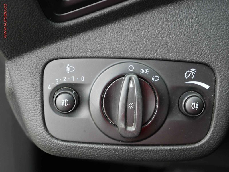 Ford Kuga (2013) 2.0 TDCi, AC, tempo - fotka 17 z 19