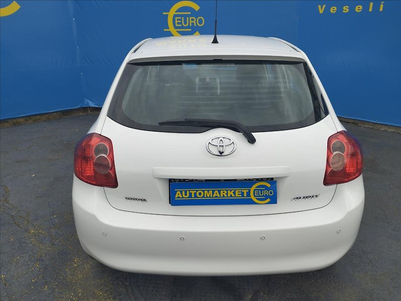 Toyota Auris 1,3 VVT-i 74KW - fotka 5 z 15