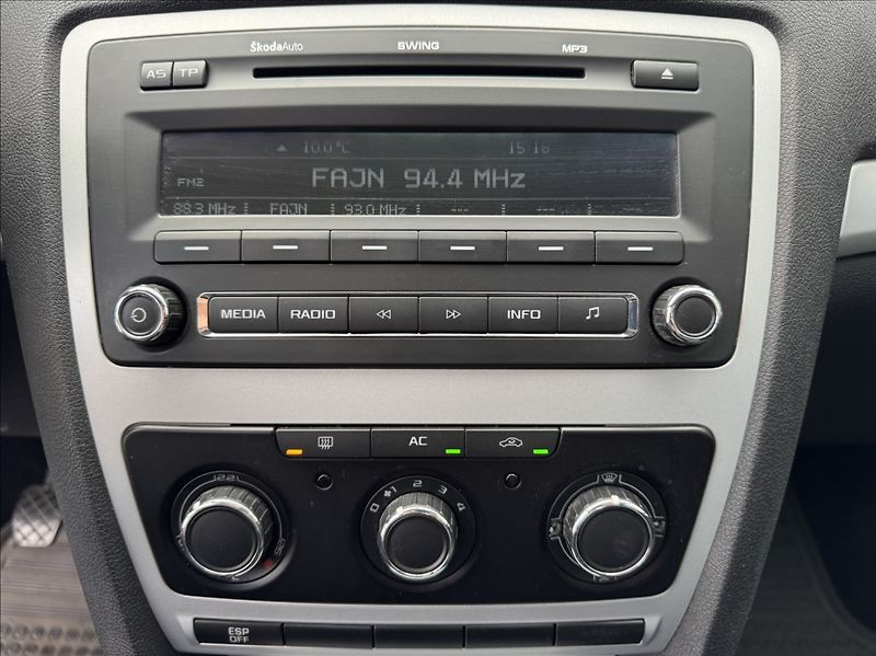 Škoda Octavia 1,8 TSI klima 1.maj. původ ČR - fotka 36 z 50