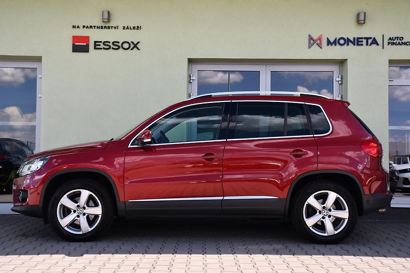 Volkswagen Tiguan 2.0TDi 110kW TAŽNÉ DSG 4MOTION - fotka 2 z 47