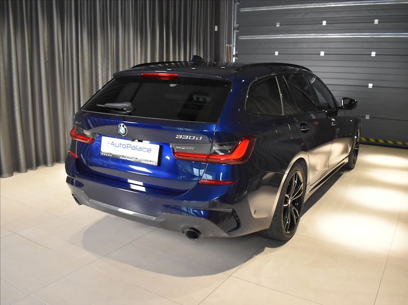 BMW Řada 3 330D Xdrive M-Paket,Pano   3,0 - fotka 4 z 27