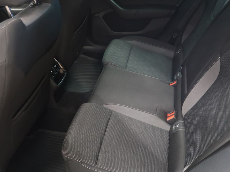 Škoda Octavia 2,0 TDI DSG 1.majitel CZ - fotka 15 z 34