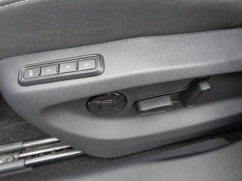 Škoda Kodiaq 2.0 TDI 7DSG SPORTLINE 4x4 142 - fotka 22 z 30