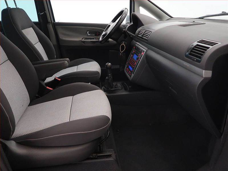 Volkswagen Sharan (2007) 2.0 TDI, 7 míst, Tažné - fotka 9 z 15