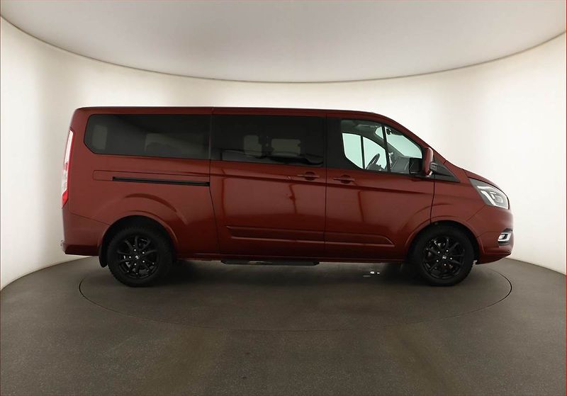 Ford Tourneo Custom (2019) Titanium 2.0 EcoBlue, ČR - fotka 6 z 18
