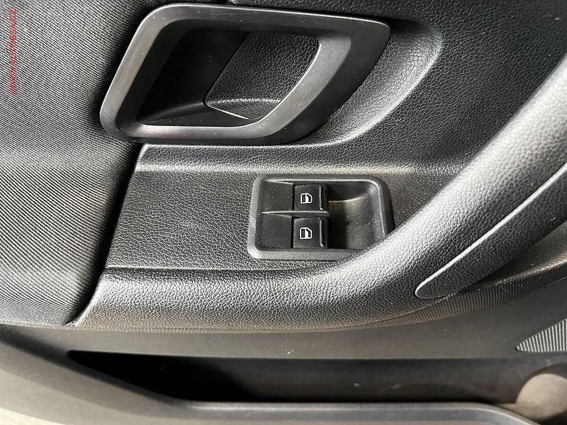 Škoda Fabia (2011) 1.2 TSi, ČR, AC, STK1/28 - fotka 12 z 13