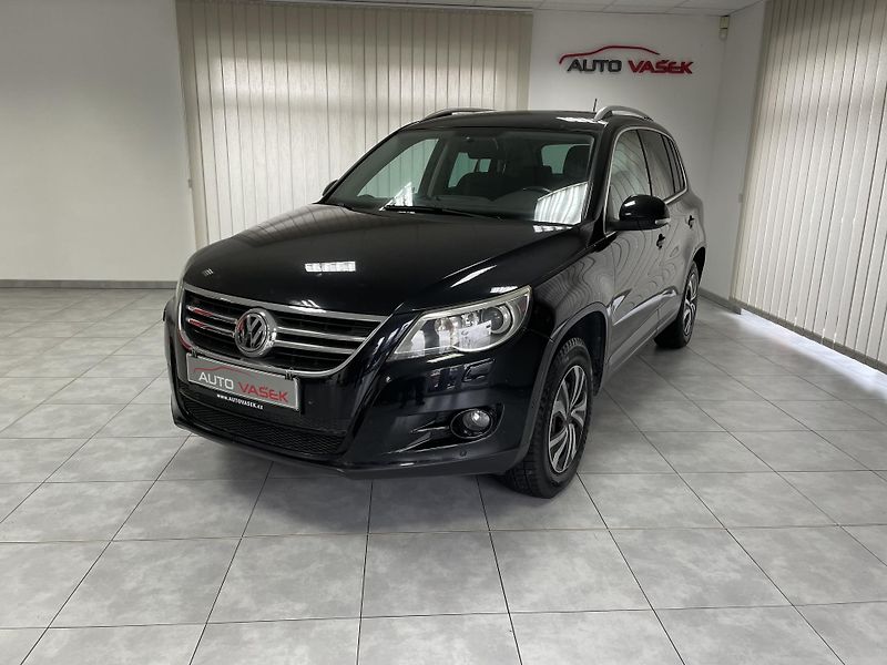 Volkswagen Tiguan 2.0 TDi 4x4 AT ČR SER. WEBASTO - fotka 5 z 24