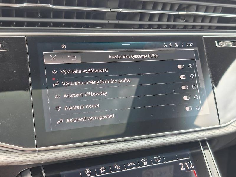 Audi Q8 SQ8 SUV Quattro 8TT 4,0TFSI - fotka 18 z 27
