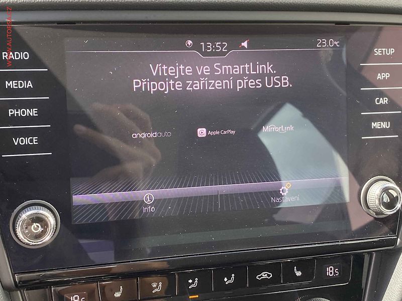 Škoda Octavia (2019) 1.6 TDi, Style, TZ, park - fotka 17 z 18