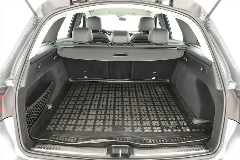 Mercedes-Benz GLC (2017) 220 d 4MATIC - fotka 11 z 21